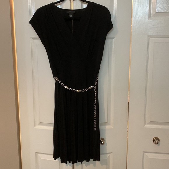 Alfani black knit cap sleeves, v neck, fit & flare pleated skirt empire waist, M - Picture 4 of 10